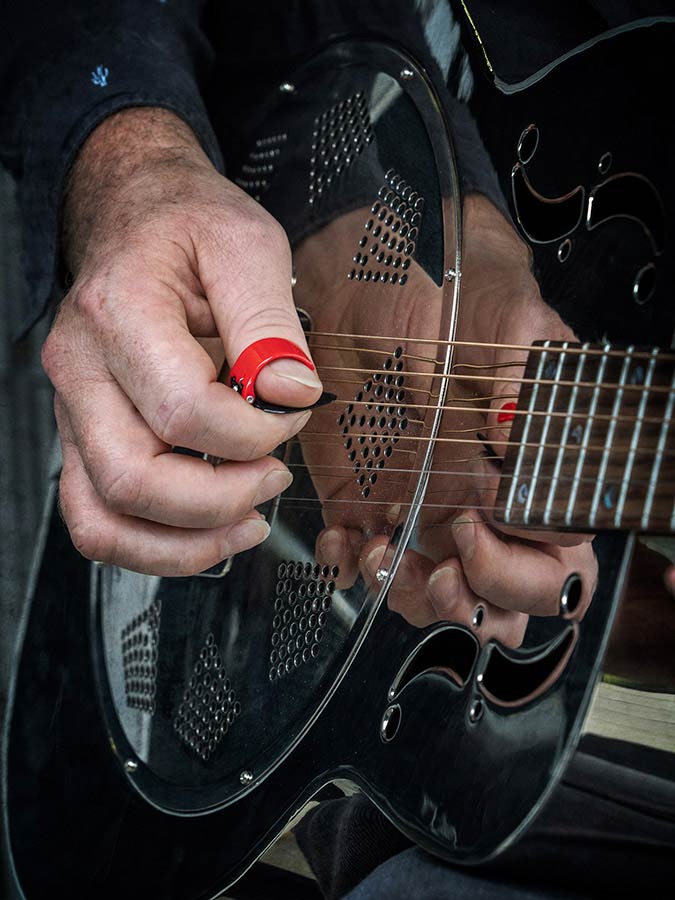 spring action thumb pick LIGHT - extra tight sprin