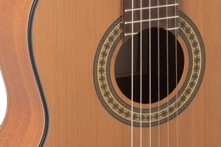 GUITARRA CLÁSICA ADMIRA A1 SERIE ARTESANÍA SATINADA