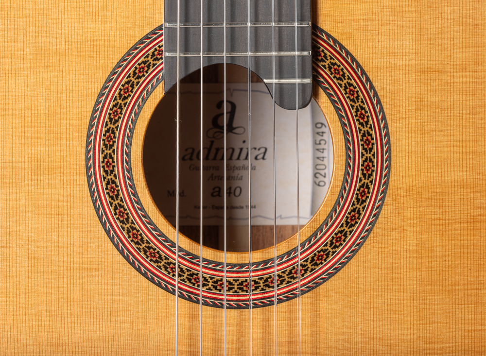 GUITARRA CLÁSICA ADMIRA A40 SERIE ARTESANÍA