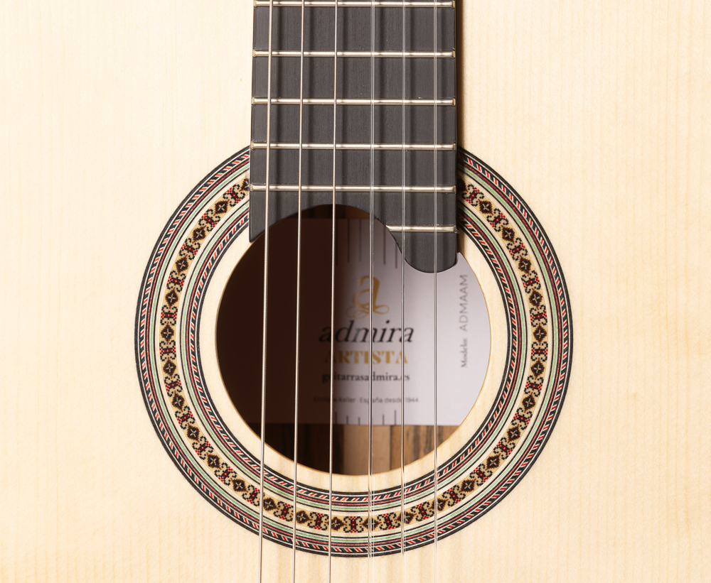 GUITARRA CLÁSICA ADMIRA ARTISTA SERIE CONSERVATORIO TAPA ABETO FONDO MONGOY
