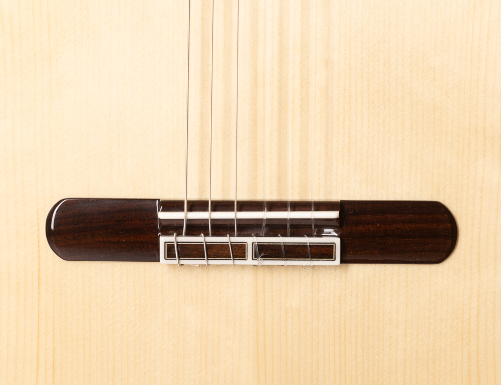 GUITARRA CLÁSICA ADMIRA ARTISTA SERIE CONSERVATORIO TAPA ABETO FONDO MONGOY