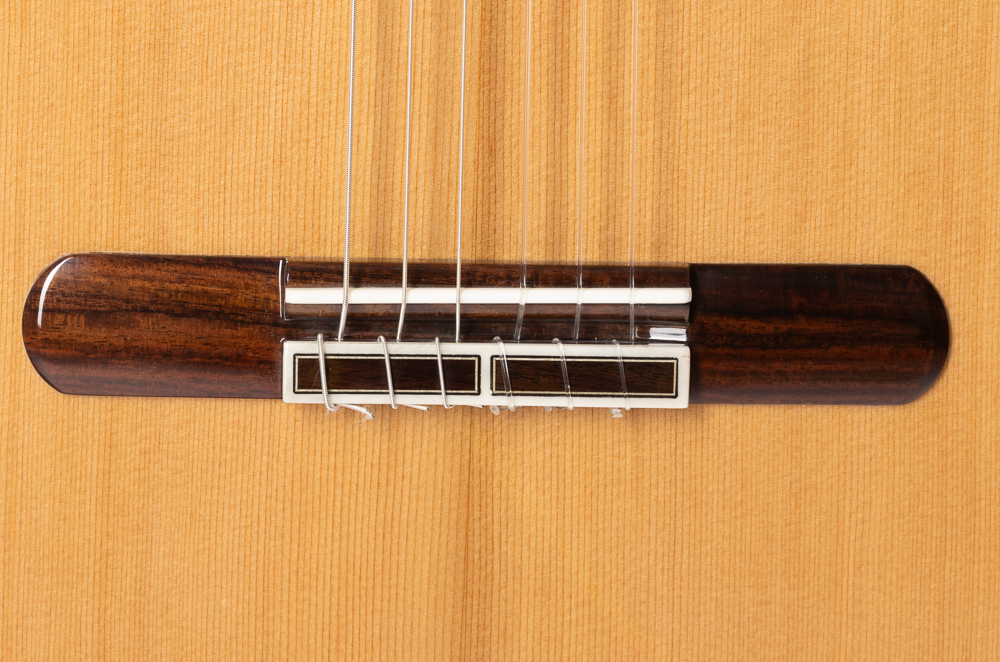 GUITARRA CLÁSICA ADMIRA ARTISTA SERIE CONSERVATORIO TAPA CEDRO FONDO ARCE