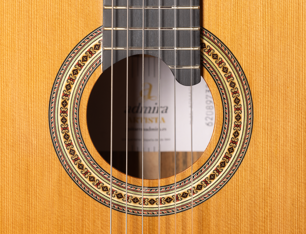 GUITARRA CLÁSICA ADMIRA ARTISTA SERIE CONSERVATORIO TAPA CEDRO FONDO BOCOTE