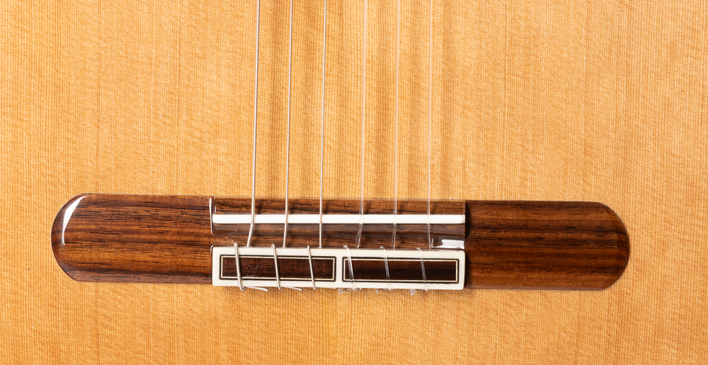 GUITARRA CLÁSICA ADMIRA ARTISTA SERIE CONSERVATORIO TAPA CEDRO FONDO ÉBANO