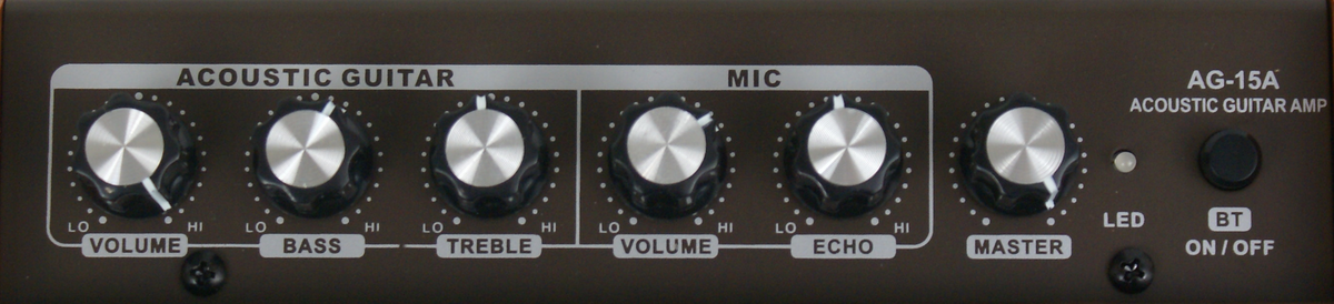 AG15A AMPLIFICADOR GUITARRA ACÚSTICA EK AUDIO DE 15W CON BATERÍA RECARGABLE