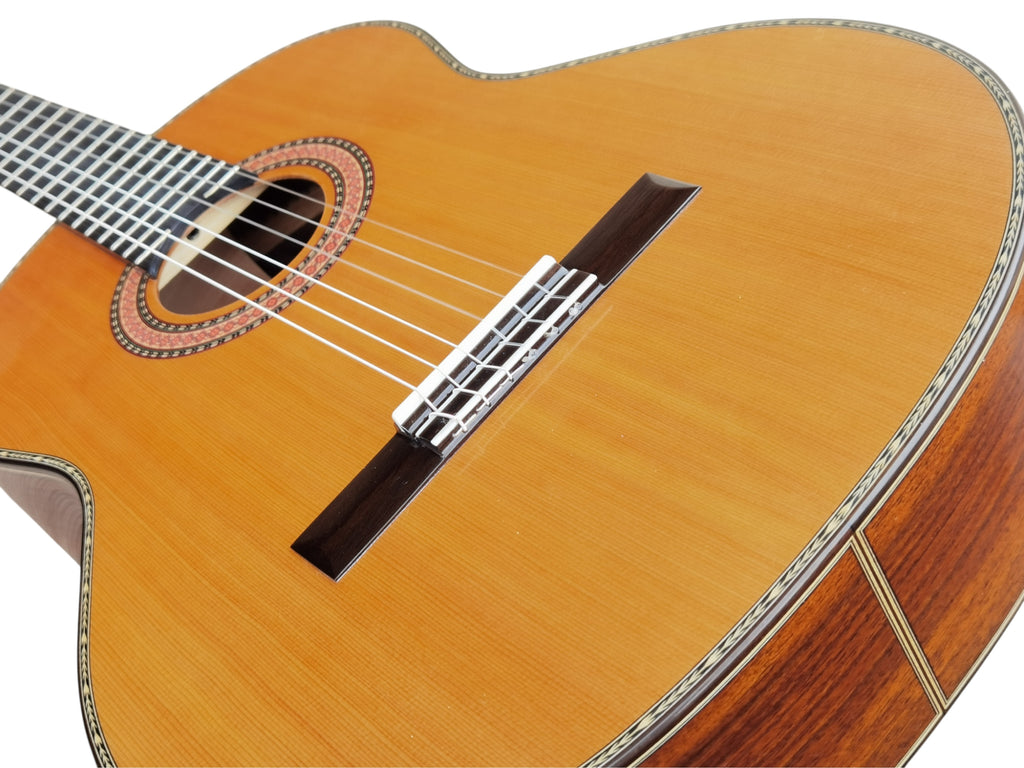 Antonio De Toledo AT-15C – Guitarra Clasica con Tapa Maciza de Cedro y Fondo y Aros de Palosanto