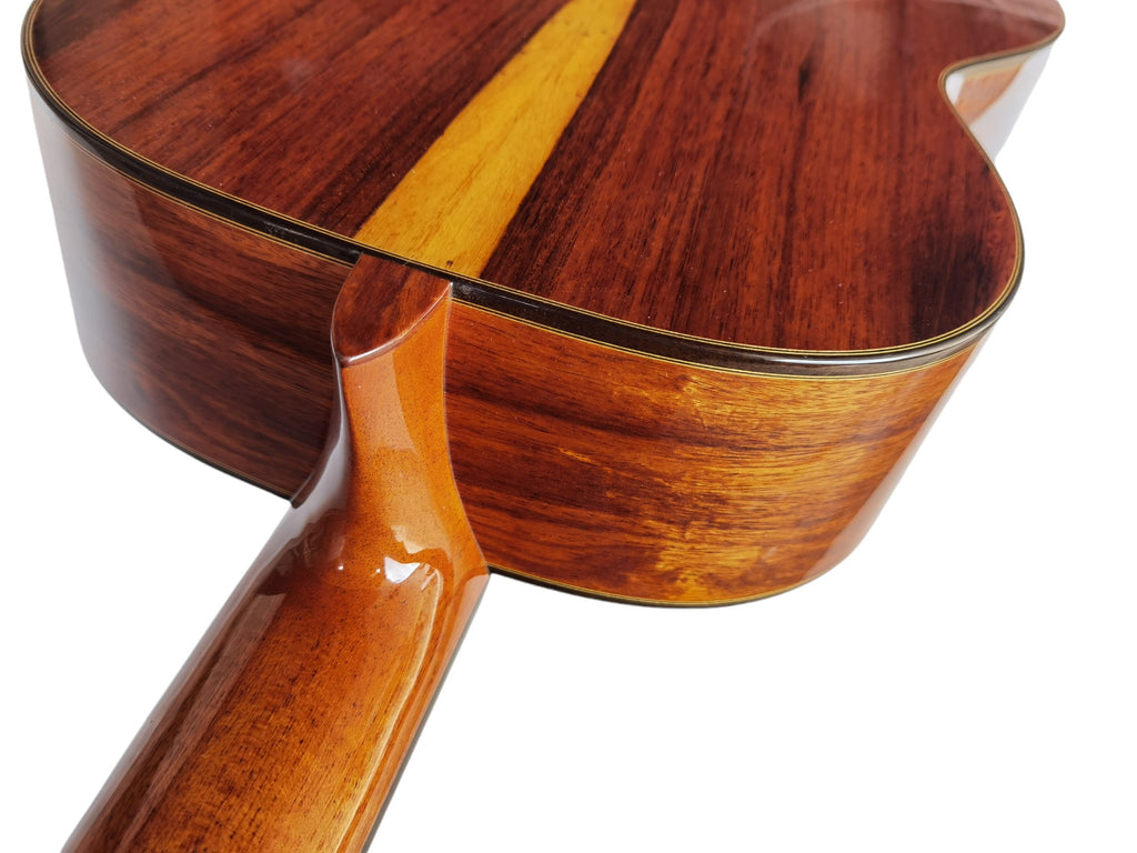 Guitarra Clasica Antonio de Toledo AT-20 - Edicion Limitada Toda Maciza de Abeto y Granadillo
