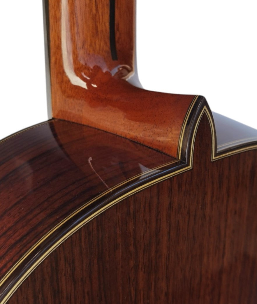 Antonio de Toledo serie José Rincón JR-50S – Guitarra Clásica Toda Maciza de Palosanto y Abeto