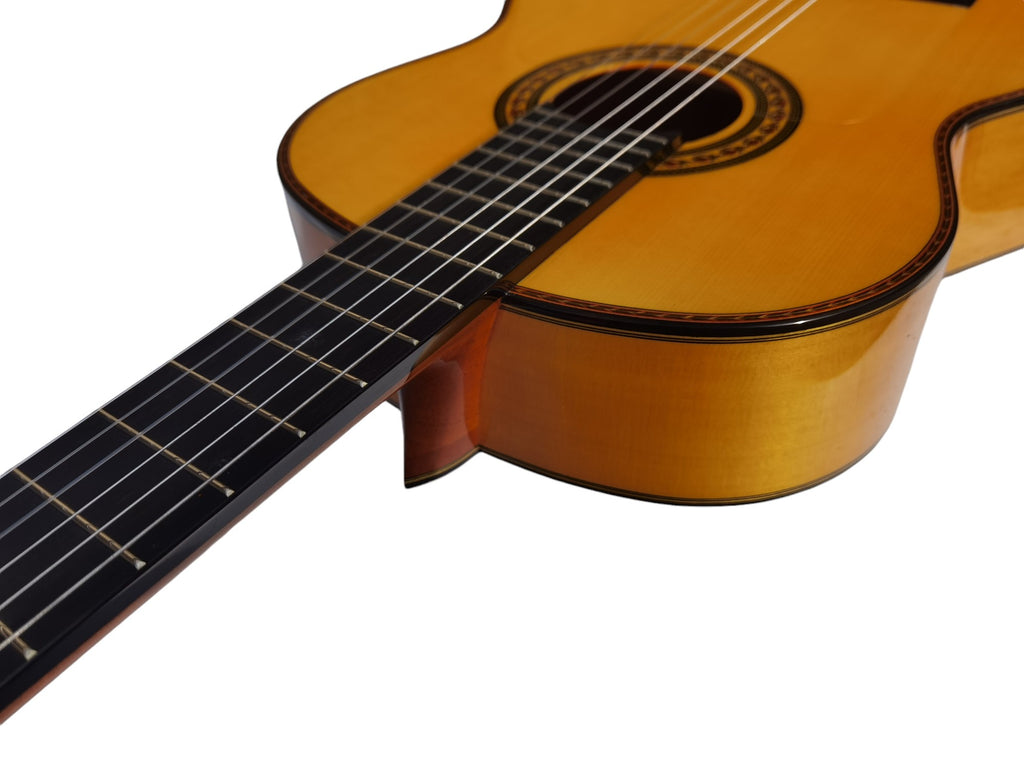 Antonio de Toledo serie Jose Rincon Modelo JRF-27B Guitarra Flamenca Blanca de Cipres