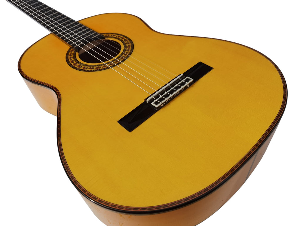 Antonio de Toledo serie Jose Rincon Modelo JRF-27B Guitarra Flamenca Blanca de Cipres