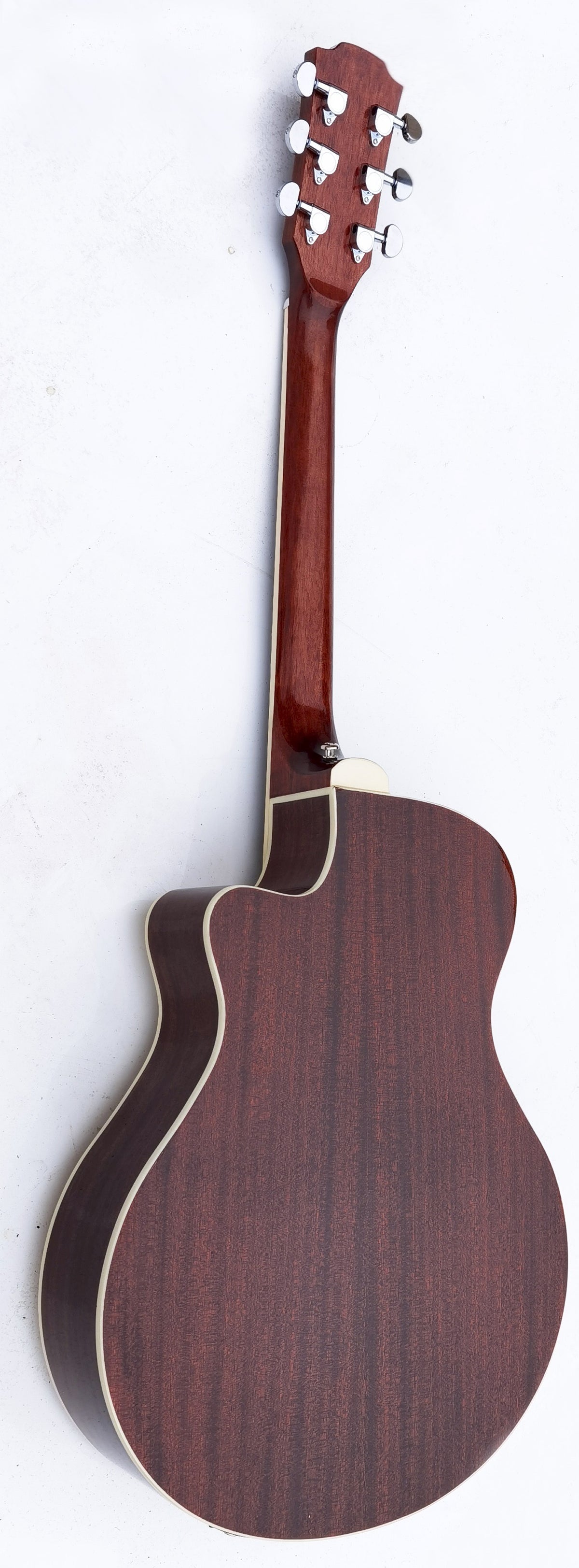 C331.646NMEQ  Guitarra Electroacustica  Baffin Mini Jumbo tipo APX de Sapeli y EQ con Afinador Acabado Brillo