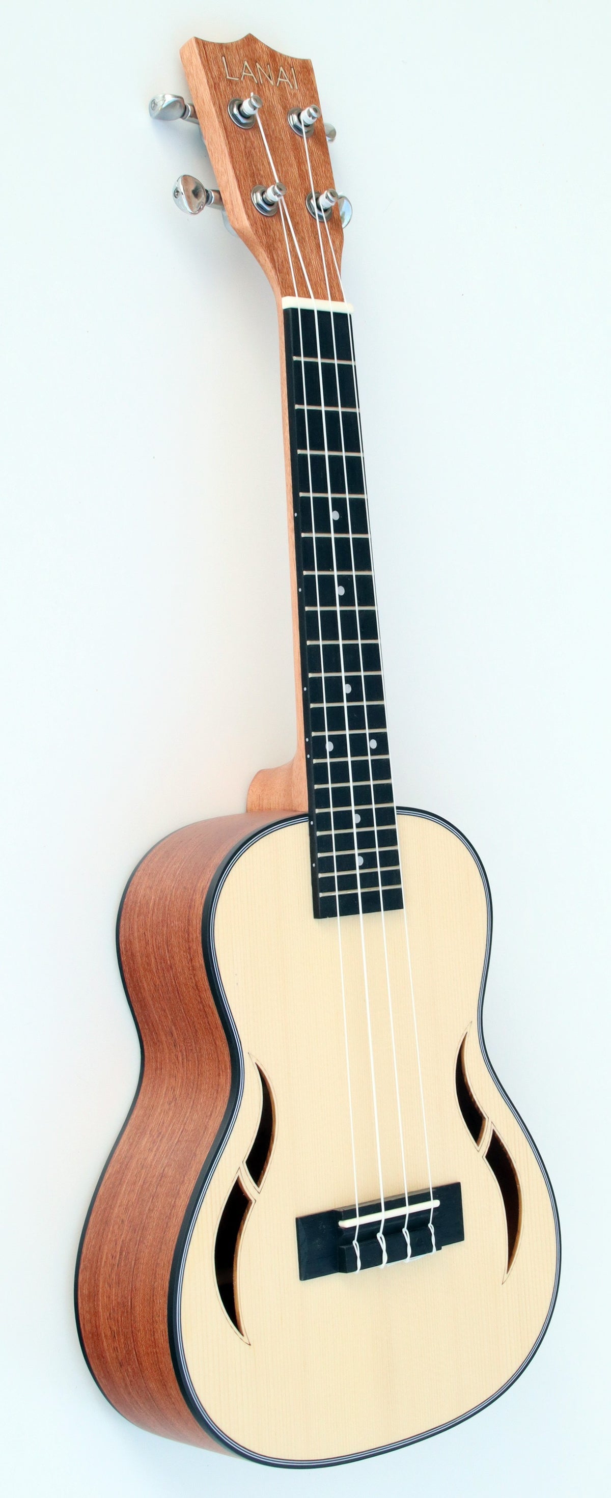 C380.105V Egmond Ukelele Soprano de Caoba con tapa maciza