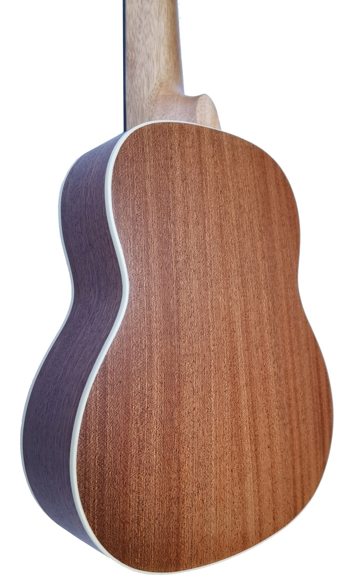 Egmond C380.100EQ Ukelele Concierto de sapeli con binding negro y previo