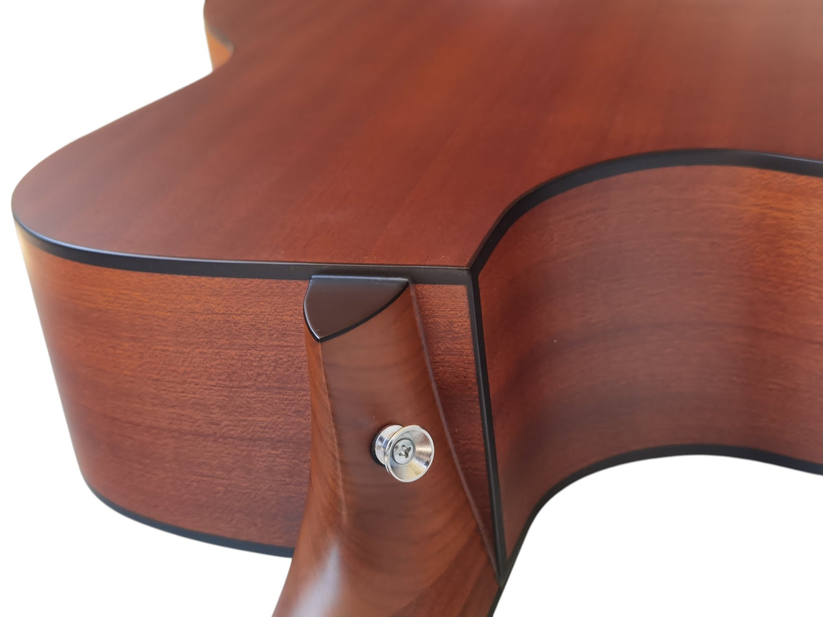 Egmond AV-21 – Guitarra Electroacústica Mini Jumbo Amplificada