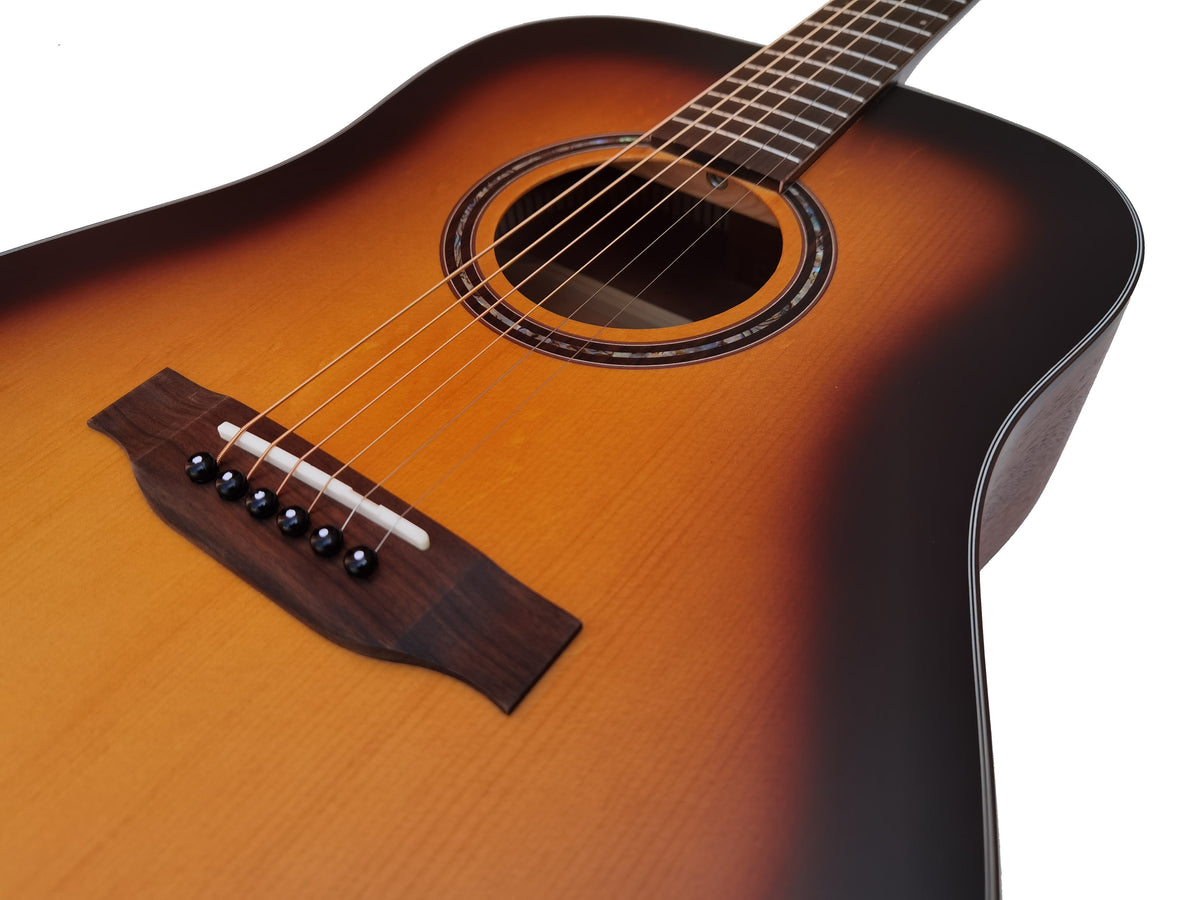 Egmond AV-50 Burst – Guitarra Acústica Dreadnought con Tapa Maciza de Abeto y Acabado Sunburst