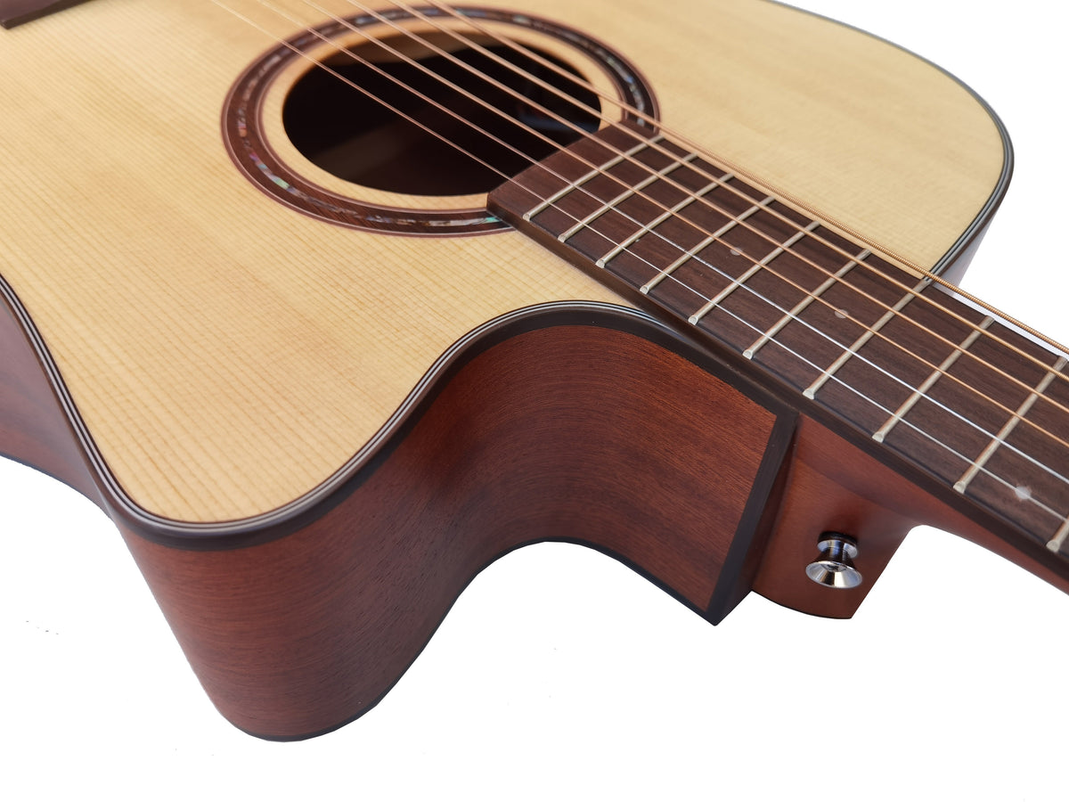 Egmond AV-50CE – Guitarra Electroacústica Dreadnought con Cutaway, Tapa Maciza de Abeto y Previo Fishman Presys II