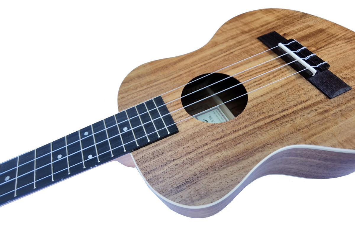 Egmond C380.105   Ukelele Tenor de Koa