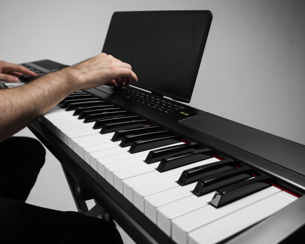 PIANO DE ESCENARIO ARTESIA PE-88 NEGRO